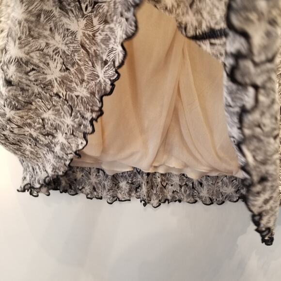 Black & White Stretch Layered Skirt Comfortable Floral Skirt Women's Size L - Picture 6 of 7